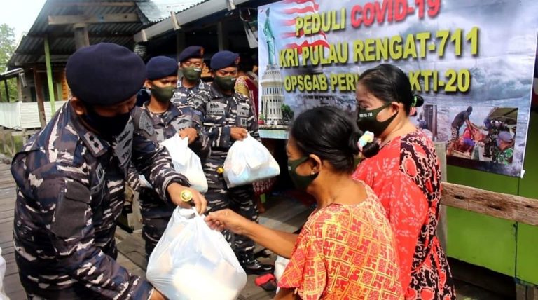 Prajurit Kri Pulau Rengat Gelar Bhakti Sosial Warga Sebatik Dnews